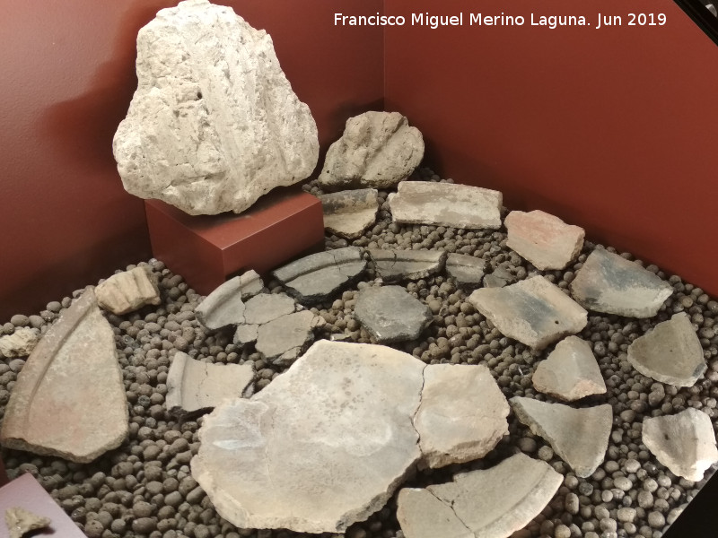 Yacimientos de los Grandes Poblados calcolíticos de la Peña de Ardales y El Mirador - Yacimientos de los Grandes Poblados calcolíticos de la Peña de Ardales y El Mirador. Centro de Interpretación de la Prehistoria de Ardales