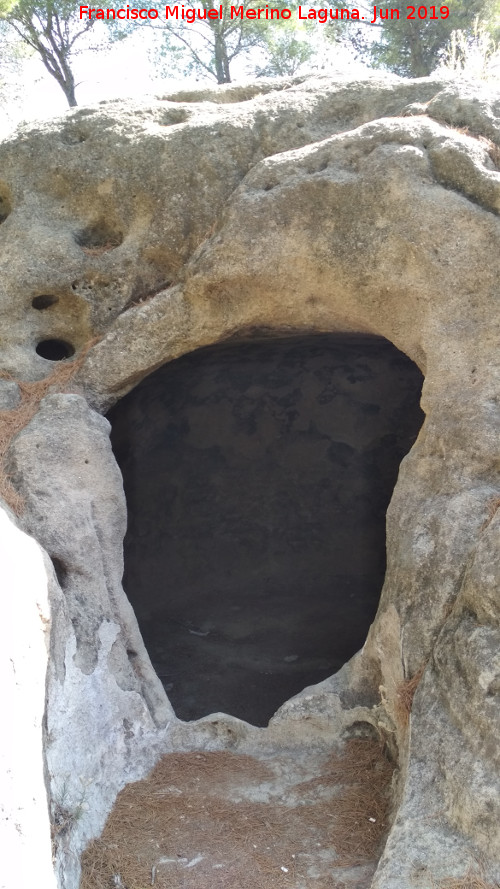 Necrópolis de las Aguilillas. Tumba 3 - Necrópolis de las Aguilillas. Tumba 3. Entrada a la cámara