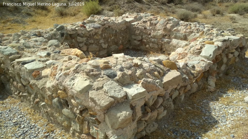 Necrópolis del Cerro del Santuario. Mausoleo Romano - Necrópolis del Cerro del Santuario. Mausoleo Romano. 