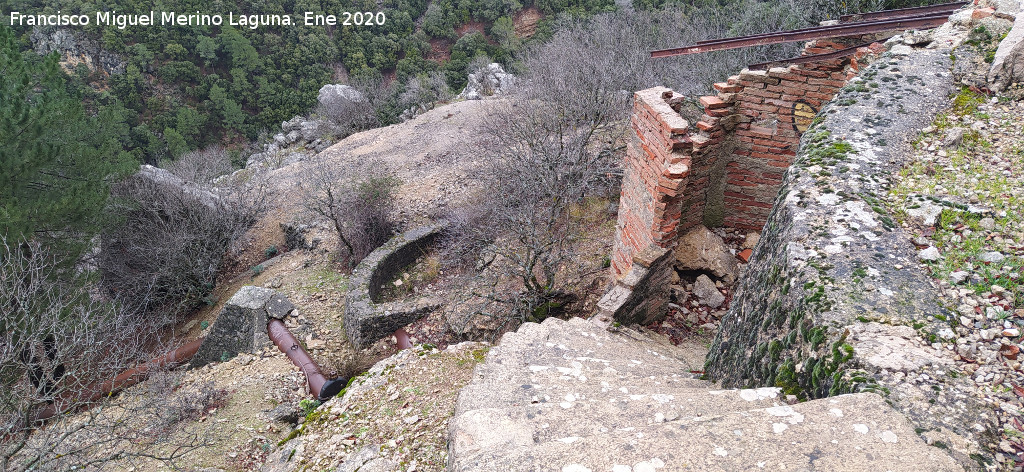 Central Hidroel�ctrica Cerrada de Utrero - Central Hidroel�ctrica Cerrada de Utrero. Canalizaciones y construcciones aguas arriba en la cerrada