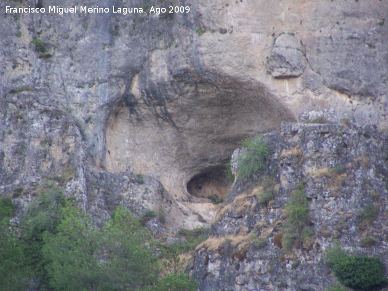 Poyo Gavilán - Poyo Gavilán. Cueva