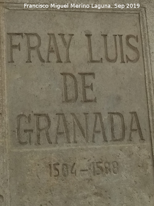 Monumento a Fray Luis de Granada - Monumento a Fray Luis de Granada. Inscripción