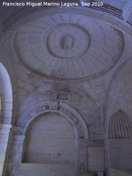 La Mota. Iglesia Mayor Abacial. Baptisterio - La Mota. Iglesia Mayor Abacial. Baptisterio. 
