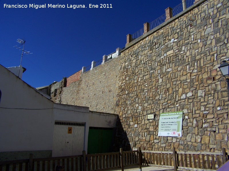 Castillo de Arjona - Castillo de Arjona. Restos del Antemuro del Alcázar