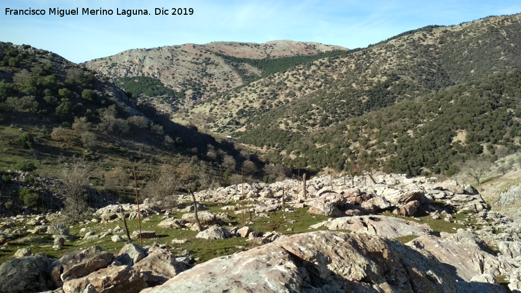 Cortijo de la Nave de las �nimas - Cortijo de la Nave de las �nimas. Desde el Barranco del Tejuelo