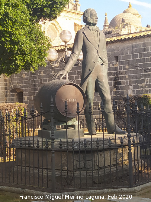 Monumento a Manuel Mar�a Gonz�lez �ngel - Monumento a Manuel Mar�a Gonz�lez �ngel. 