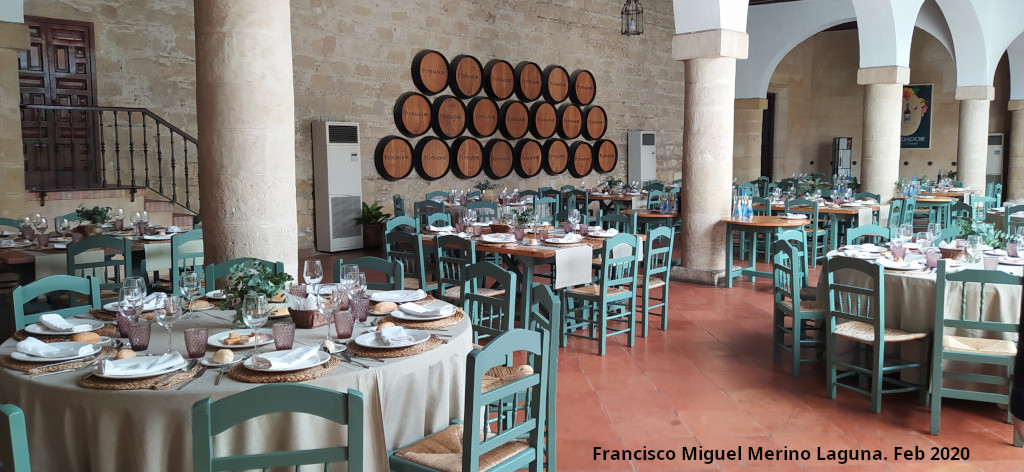 Bodegas Fundador - Bodegas Fundador. 