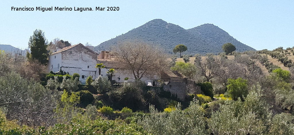 Cortijo de la Huerta - Cortijo de la Huerta. Al fondo el Ca�ad�n de G�mez