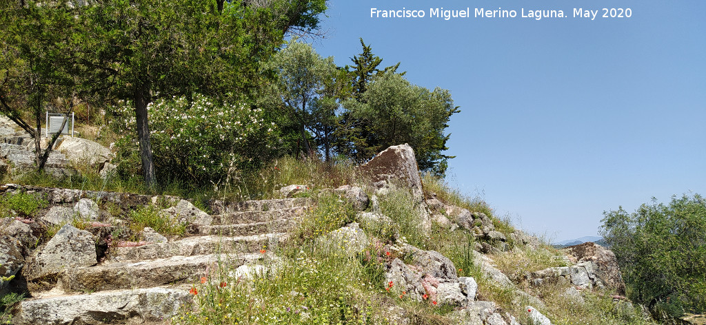 Front�n del Santuario - Front�n del Santuario. Antiguas escaleras que comunicaban el Front�n con el Santuario