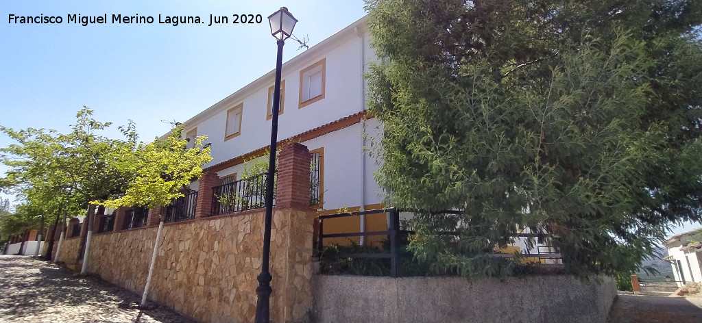 Calle Cuartel - Calle Cuartel. Casas modernas tambi�n con su jard�n delantero