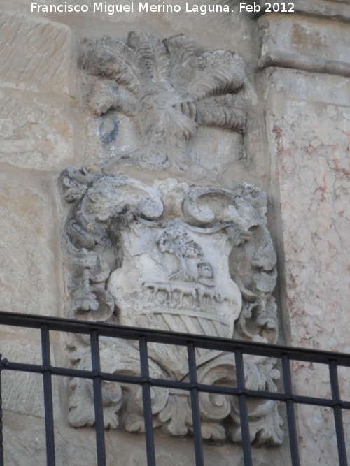 Casa de Martinón - Casa de Martinón. Escudo izquierdo
