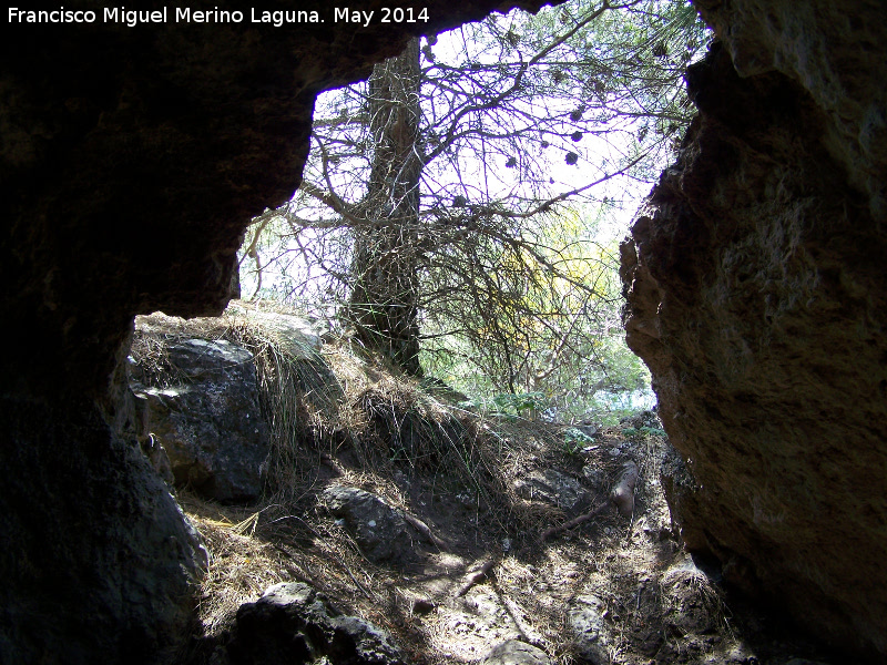 Cueva del Montañés - Cueva del Montañés. Salida hacia el pantano