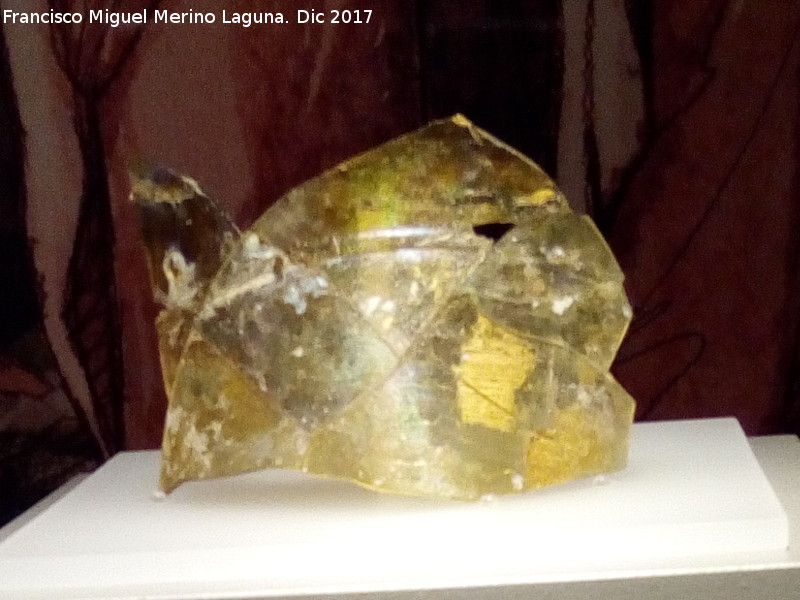 Necrópolis ibérica de Piquia - Necrópolis ibérica de Piquia. Kantaro de vidrio siglo I a.C. Museo Ibero de Jaén