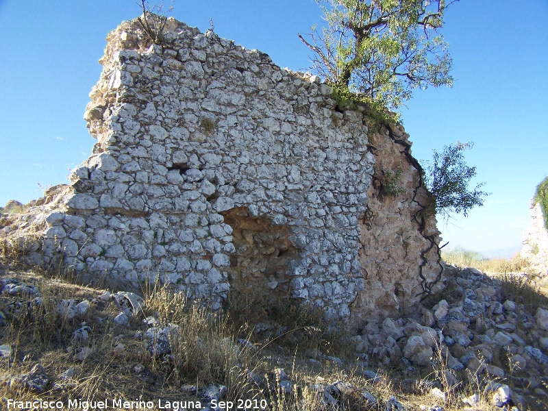 Castillo de la Peña. Muralla Norte - Castillo de la Peña. Muralla Norte. Primer lienzo extramuros