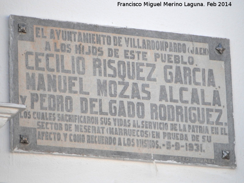 Ayuntamiento de Villardompardo - Ayuntamiento de Villardompardo. Placa a los cados en la Guerra de Marruecos