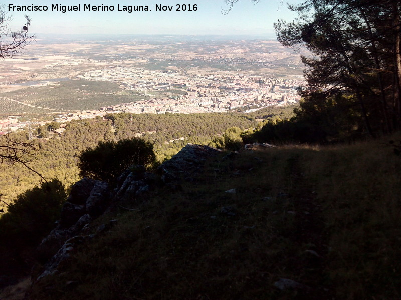 Cerro Caño Quebrado - Cerro Caño Quebrado. Con Jaén al fondo
