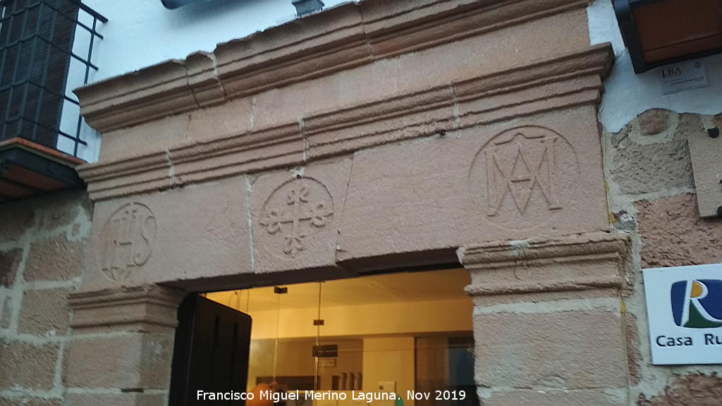 Dintel - Dintel. Casona Caridad Zambrano - Baos de la Encina