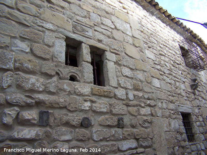 Casa de la Calle Afán de Rivera nº 4 - Casa de la Calle Afán de Rivera nº 4. Restos arqueológicos empotrados en la fachada