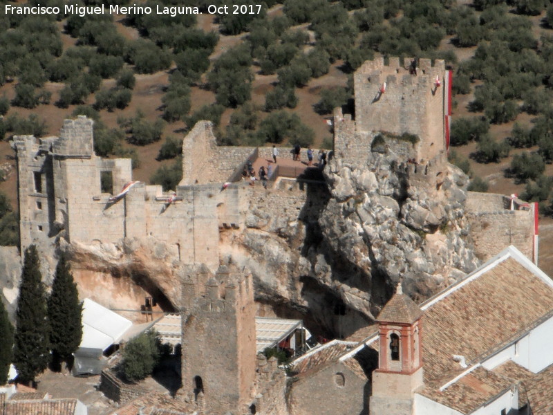 Castillo-Palacio de Zuheros - Castillo-Palacio de Zuheros. Desde el Mirador del Cañón del Río Baión