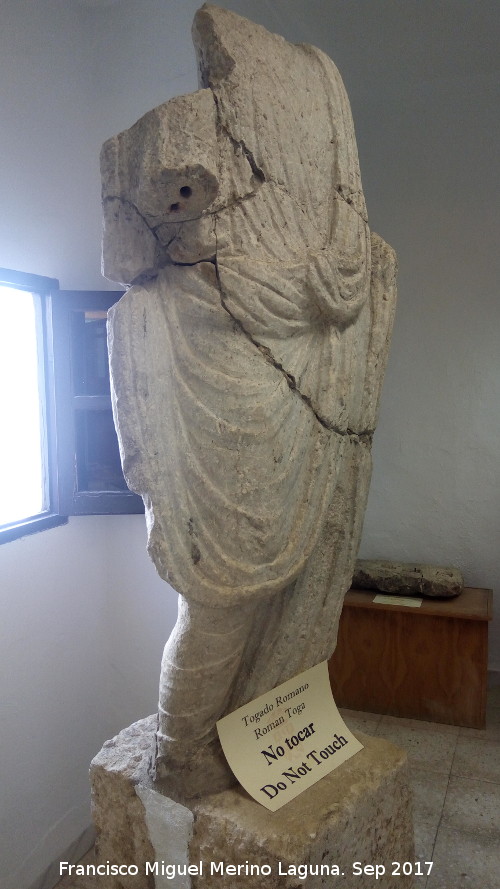 Museo Arqueolgico de Zuheros - Museo Arqueolgico de Zuheros. Togado romano. San Eloy