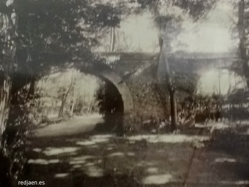 Carmen de los Mártires - Carmen de los Mártires. Foto antigua del acueducto. Archivo de la Alhambra