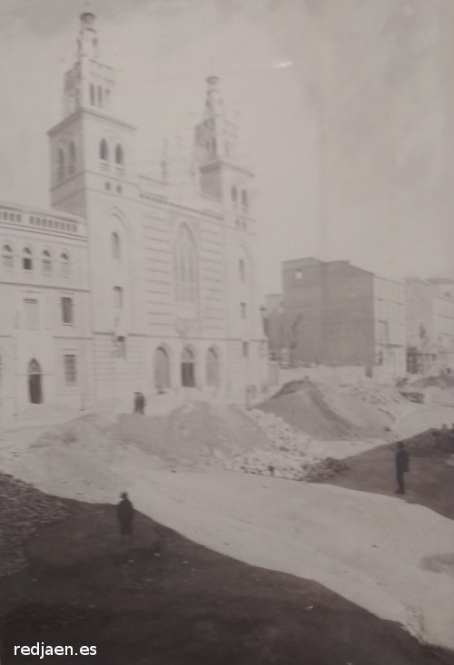 Gran Vía de Colón - Gran Vía de Colón. Foto 1902 durante su construcción. Archivo Histórico Provincial de Granada