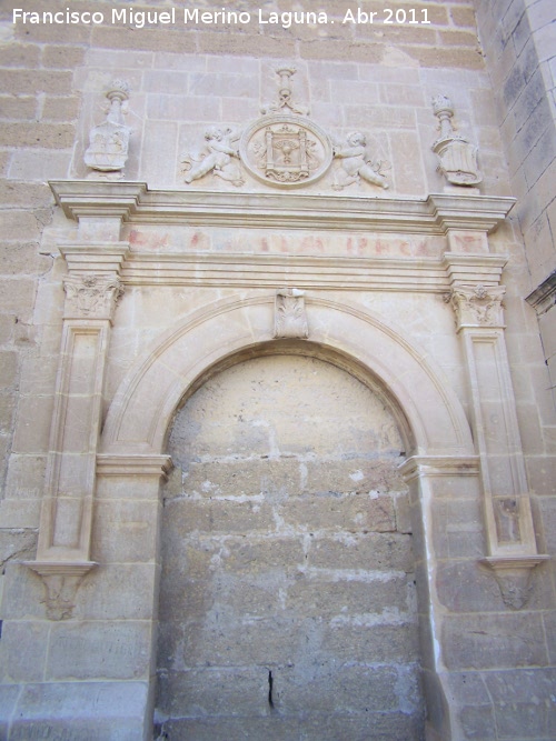 Colegiata de la Asunción - Colegiata de la Asunción. Portada cegada izquierda