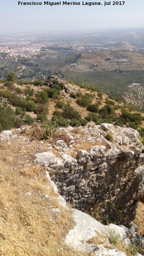 Castillo de las Peñas de Castro - Castillo de las Peñas de Castro. Muralla
