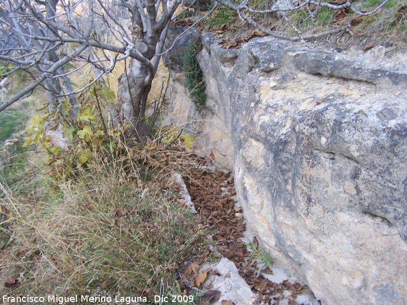 Casas Cueva Altas de los Baños - Casas Cueva Altas de los Baños. Acequia tallada en roca que conducía el agua hacia las huertas de las Casas Cueva