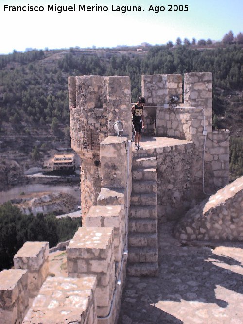 Castillo de Alcalá del Jucar - Castillo de Alcalá del Jucar. Torreón circular esquinero de la Torre del Homenaje