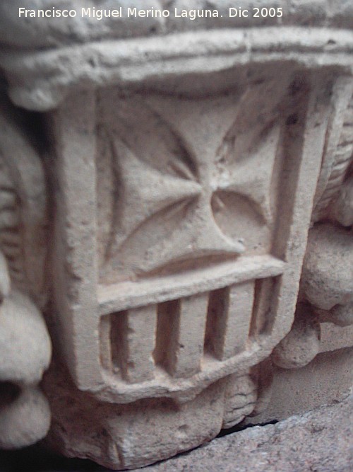 Palacio de Mondragón - Palacio de Mondragón. Escudo Mercedario
