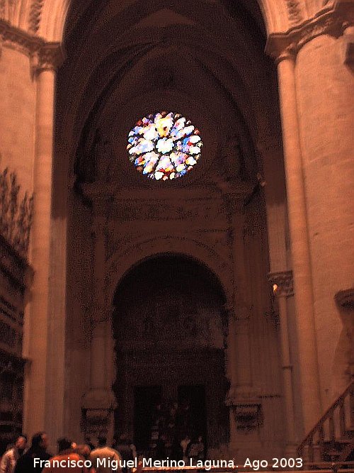 Catedral de Santa María y San Julián - Catedral de Santa María y San Julián. Vidriera