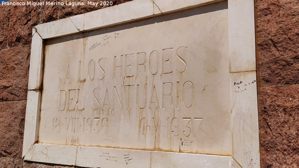 Historia de And�jar - Historia de And�jar. Placa a los H�roes del Santuario
