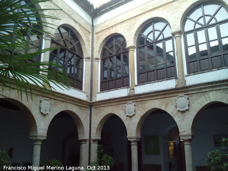 Palacio de los Niños de Don Gome - Palacio de los Niños de Don Gome. Patio