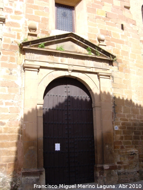 Iglesia de Santa María - Iglesia de Santa María. Portada a los pies del templo