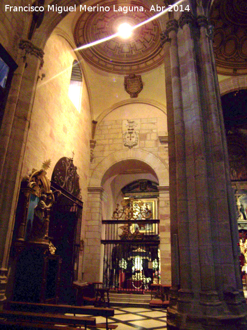 Iglesia de Santa María - Iglesia de Santa María. Capilla de Reinoso