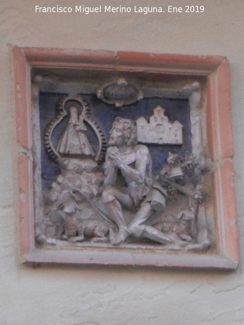 Virgen de la Cabeza - Virgen de la Cabeza. Relieve de la aparición de la Virgen de la Cabeza. Calle Doctor Montoro - Andújar