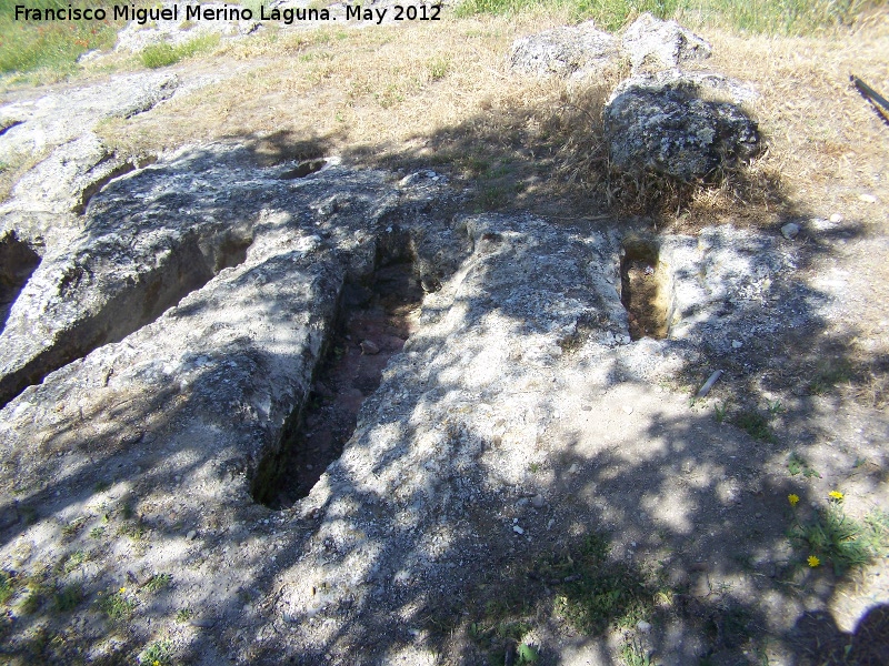 Necrópolis de Tózar - Necrópolis de Tózar. Tumbas antropomorfas visigodas