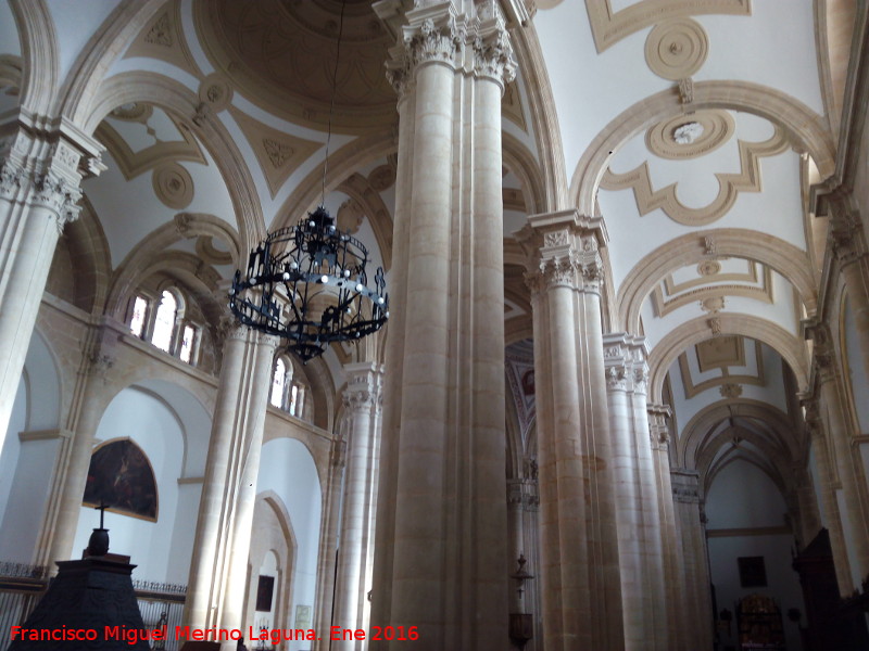 Catedral de Baeza. Interior - Catedral de Baeza. Interior. Nave de la Epístola