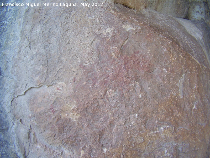 Pinturas rupestres de la Cañada de la Corcuela - Pinturas rupestres de la Cañada de la Corcuela. Manchas de color rojo de la pared izquierda