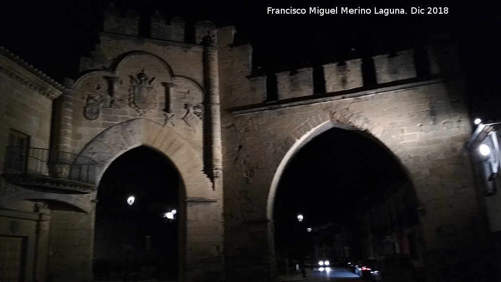 Arco de Villalar y Puerta de Jaén - Arco de Villalar y Puerta de Jaén. De noche