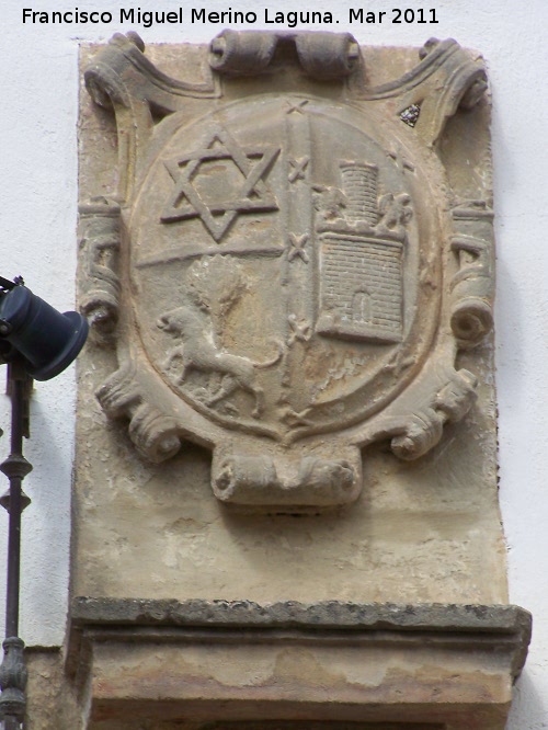 Casa del Ballestero de la Calle San Andrés - Casa del Ballestero de la Calle San Andrés. Escudo derecho