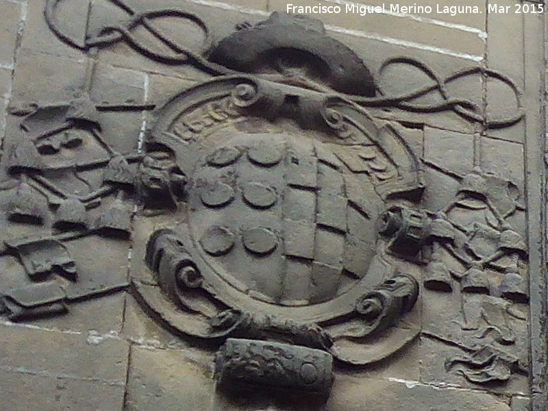 Convento de La Magdalena - Convento de La Magdalena. Escudo izquierdo y año