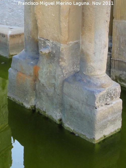 Fuente de Santa María - Fuente de Santa María. Caño