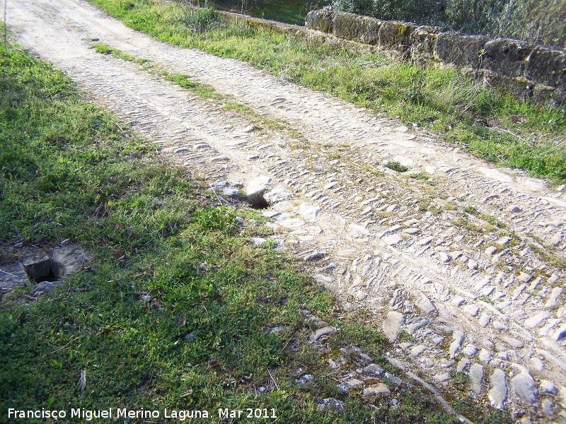 Puente Medieval del Arroyo Salado - Puente Medieval del Arroyo Salado. Huecos de postes
