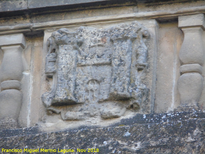 Alhóndiga - Alhóndiga. Escudo de Baeza
