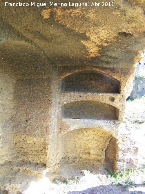 Necrópolis de la Cueva de la Vía Sacra - Necrópolis de la Cueva de la Vía Sacra. Nichos