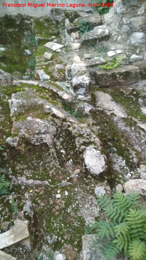 Iglesia románica de San Juan - Iglesia románica de San Juan. Necrópolis visigoda y cloaca de la letrina