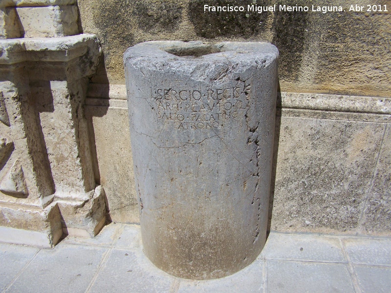 Palacio de la Calle San Pedro nº 2 - Palacio de la Calle San Pedro nº 2. Columna romana
