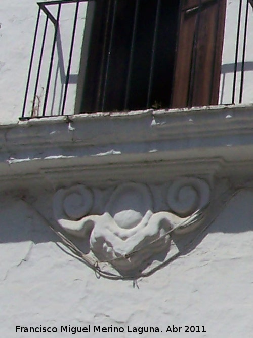 Palacio de la Calle de Sevilla nº 50 - Palacio de la Calle de Sevilla nº 50. Adorno de la cornisa
